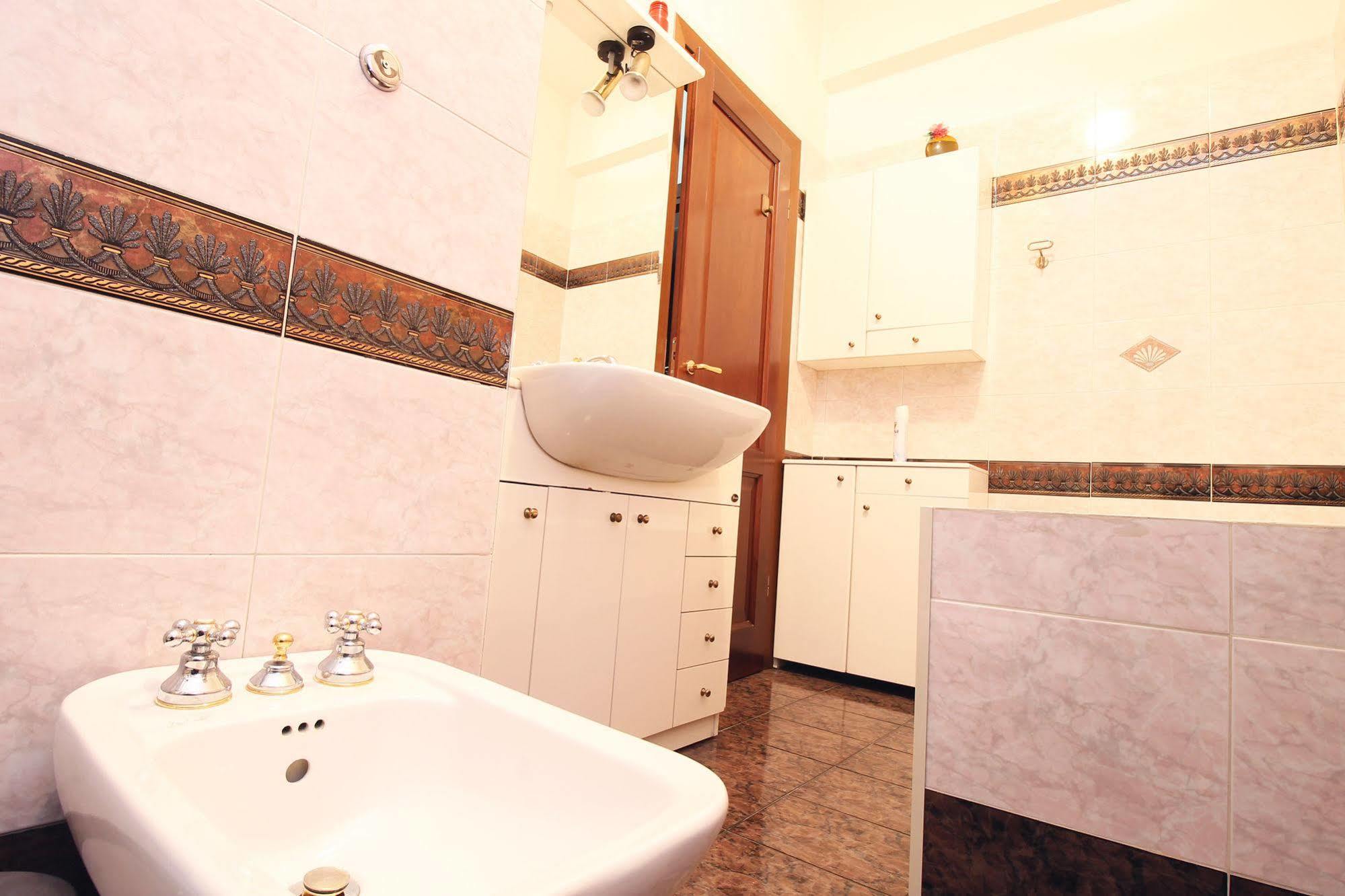 Anastasio II Bed & Breakfast ローマ エクステリア 写真
